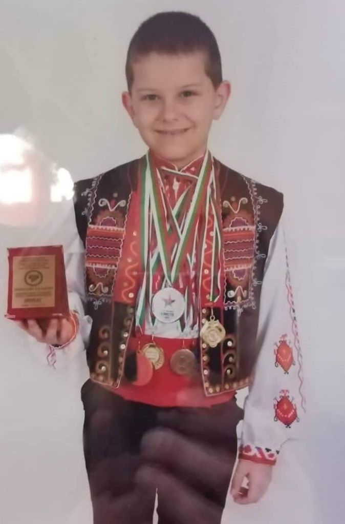 "Звездите са звезди, защото светят в тъмното и зареждат с красота" - НУ Станислав Доспевски - Самоков