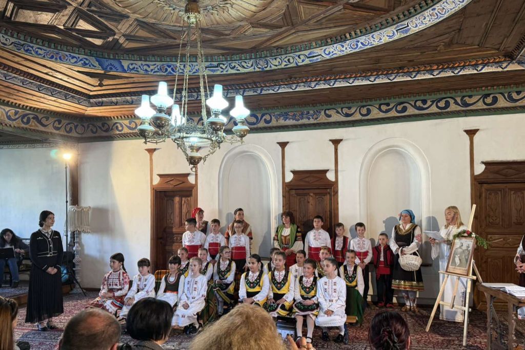 Възрожденски дух в Сарафската къща - НУ Станислав Доспевски - Самоков